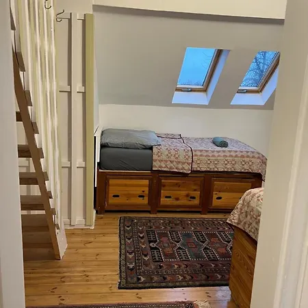 Apartment Antike Wohnmoeglichkeit Kurz Und Langfristig 100qm Dachgeschoss